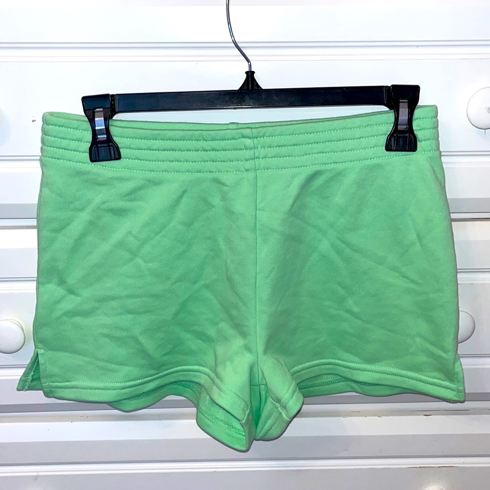 ARITZIA LIME GREEN ELASTIC WAISTBAND SHORTS